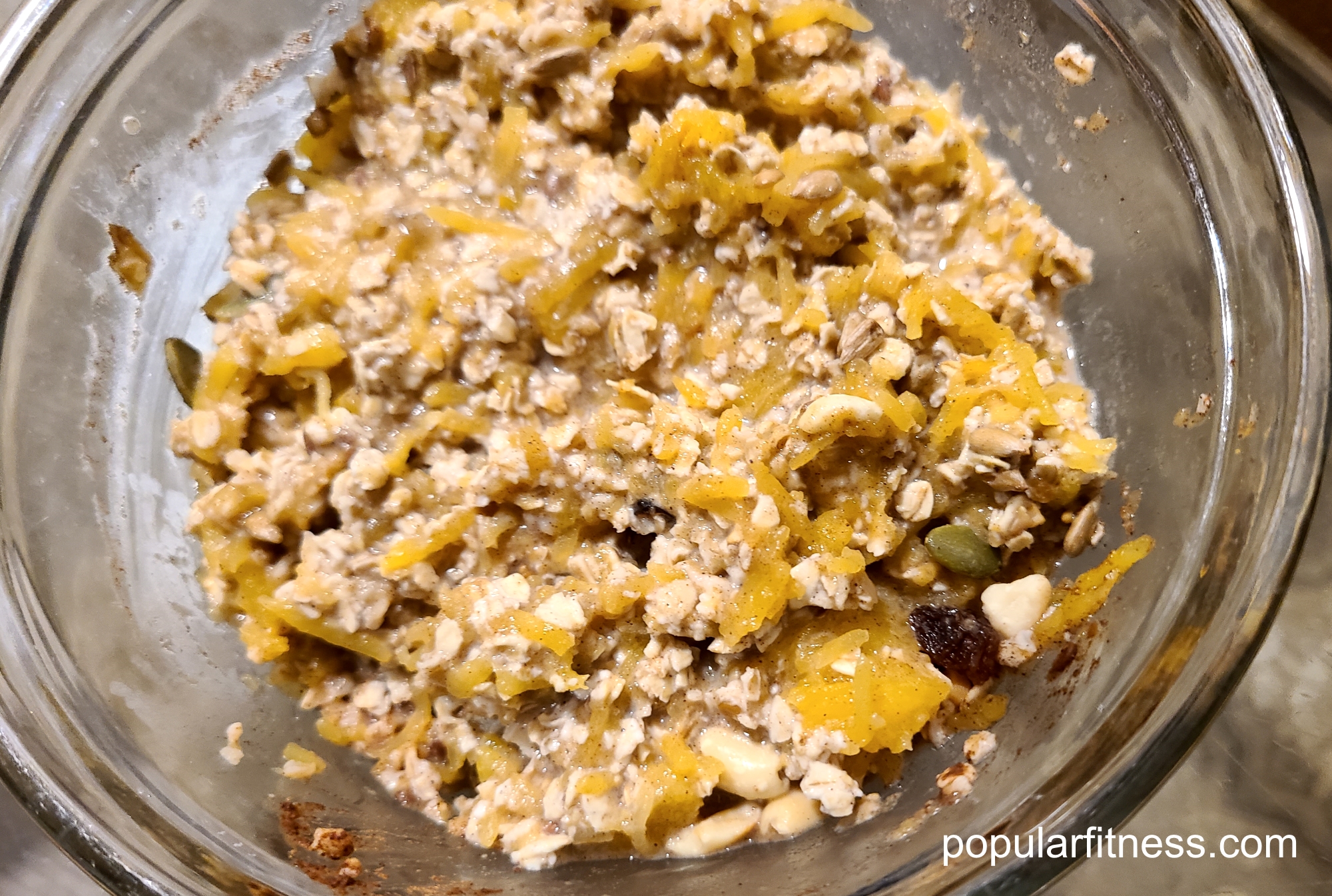 Oatmeal with pumpkin and nuts - Photo by popular fitness