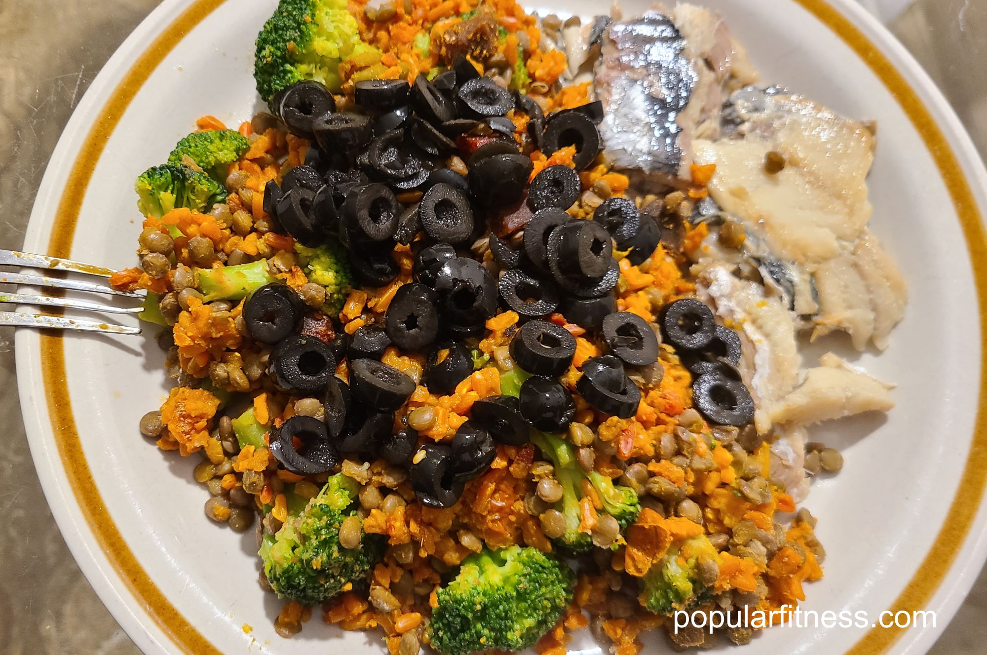 High in protein dinner - sardines with brown rice, lentils and vegetables