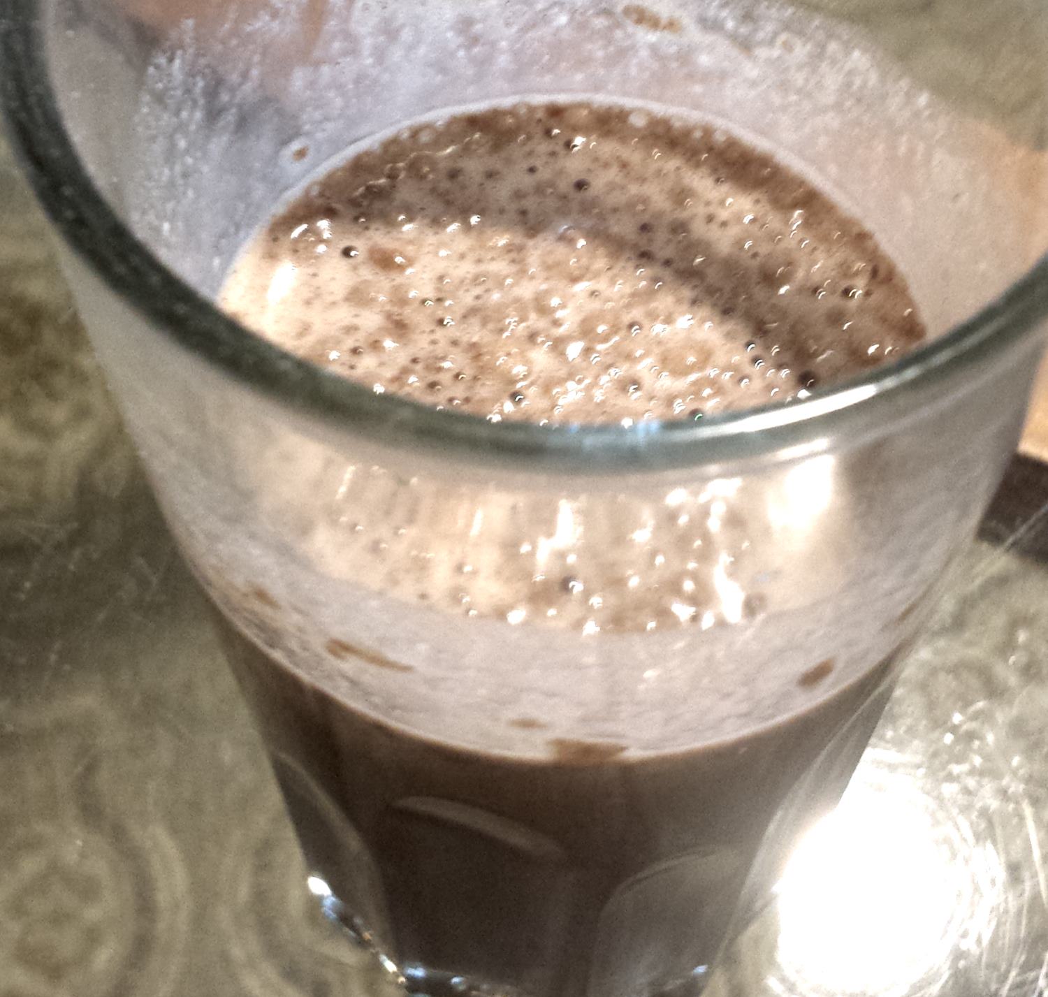 High in protein drink with creatine - Photo by popular fitness
