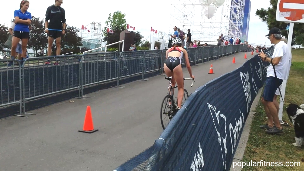 Wonen's cycling race event at 2018 Toronto Triathlon - photo by popular fitness